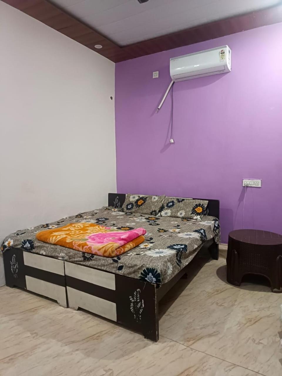 Jay Shree Radhey Home Stay Mathura Exterior foto