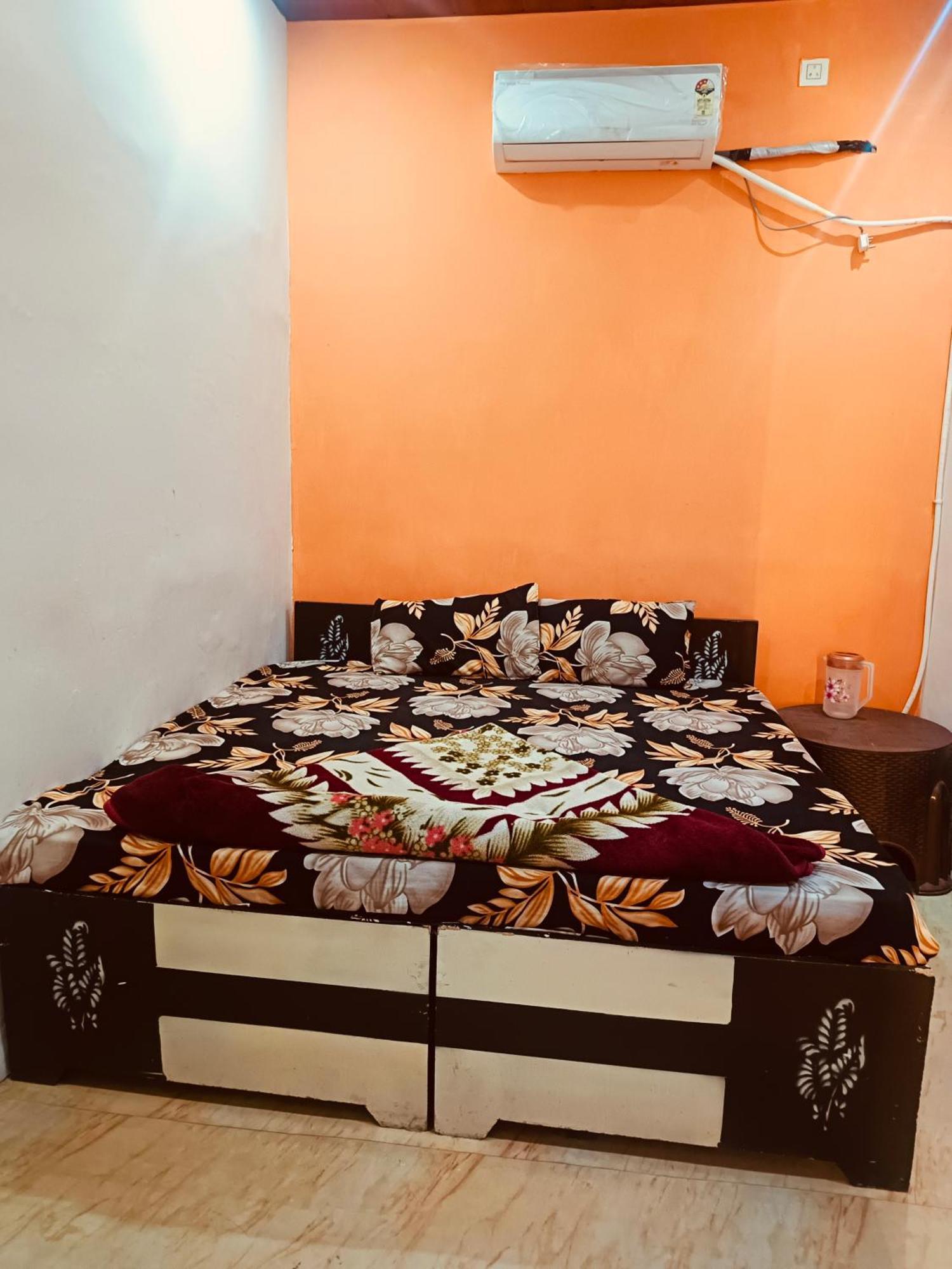 Jay Shree Radhey Home Stay Mathura Exterior foto